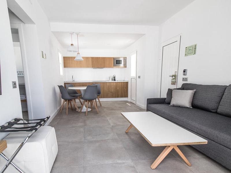 8BF06B2D100A4BA750338E078CE1B8E3