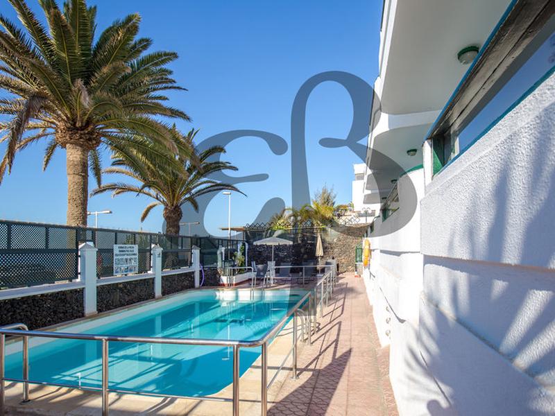 5A8C8C8A8EBEC3E9DD9F94D988485466