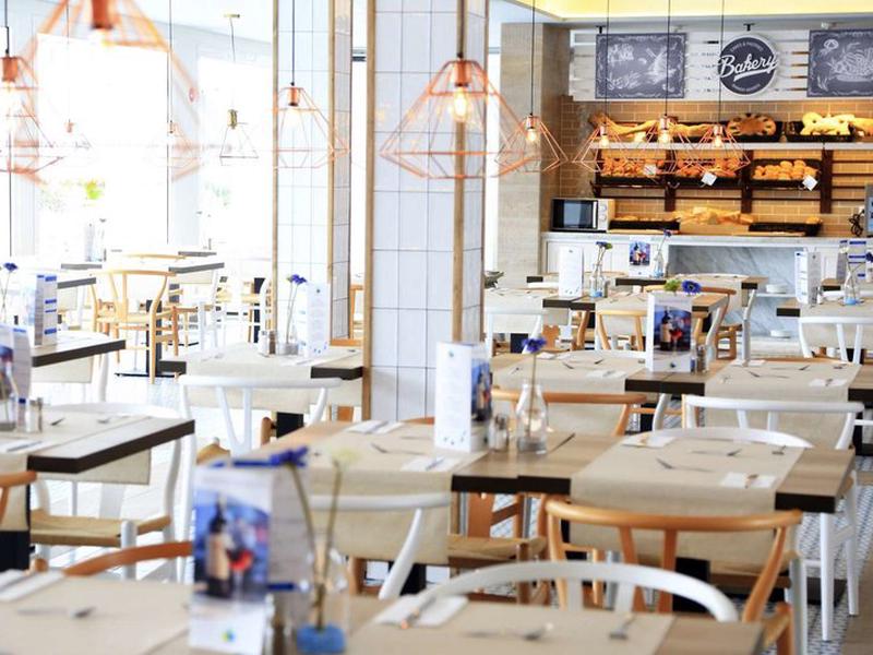 81404BAE24248C42AD937FF949BB76E1