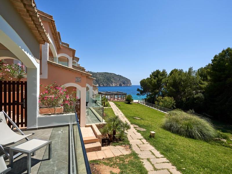 9CBC03A702426D9B3FB16AAF3BC57974