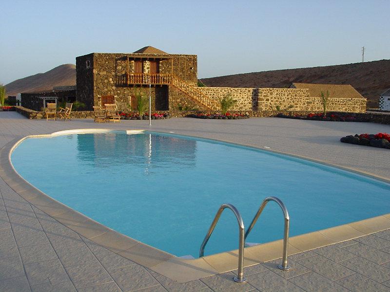 E2B9EF8B17F8AE8C1F851381C99F65BC