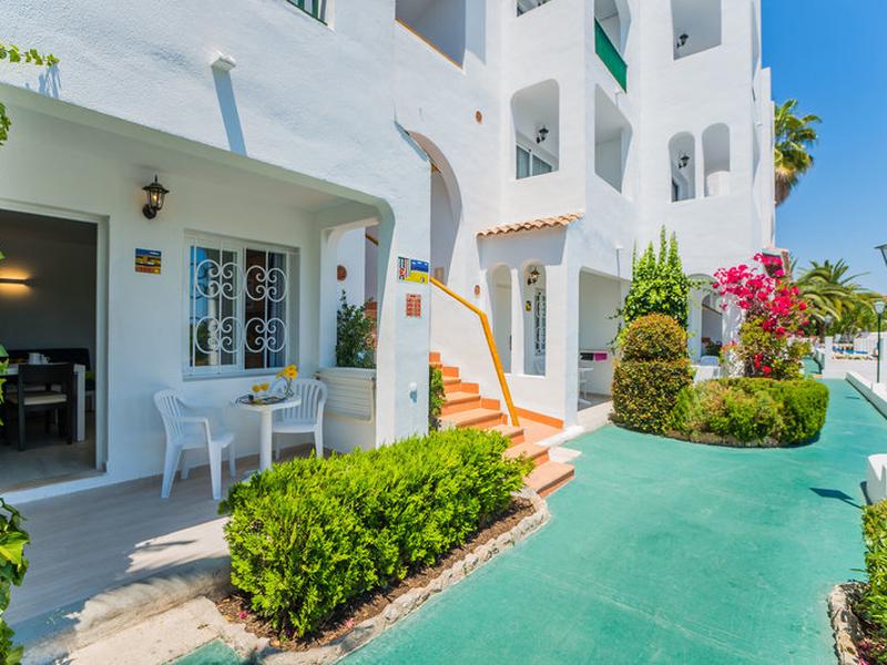 4ACF037179BCC083555E8DE76EEDF33E