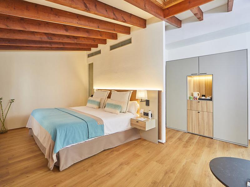 CC3257FEBD270AC76E5A950AA79C5F22