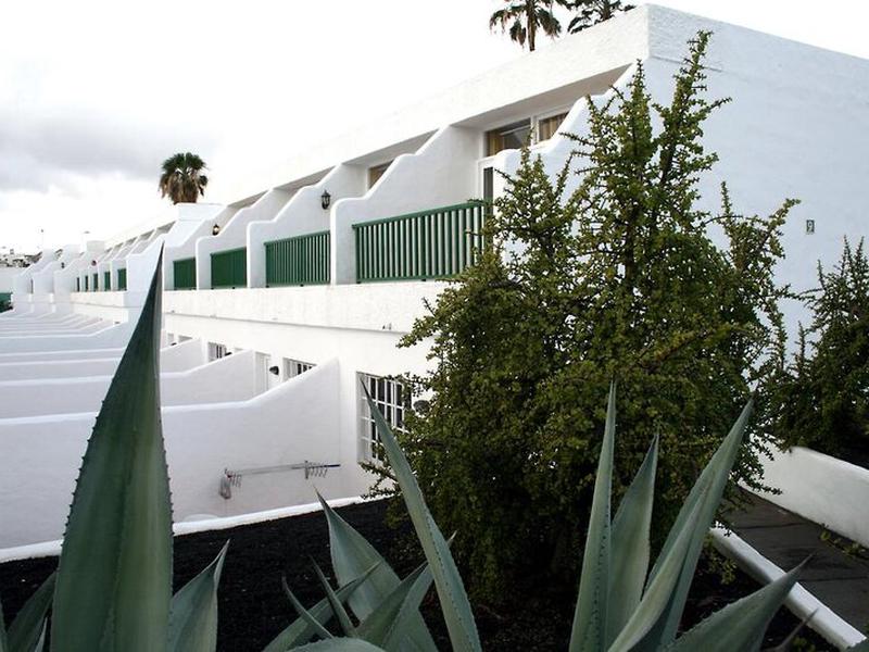 70C9A4D48FB679D6E5ABE6A2409F9D15