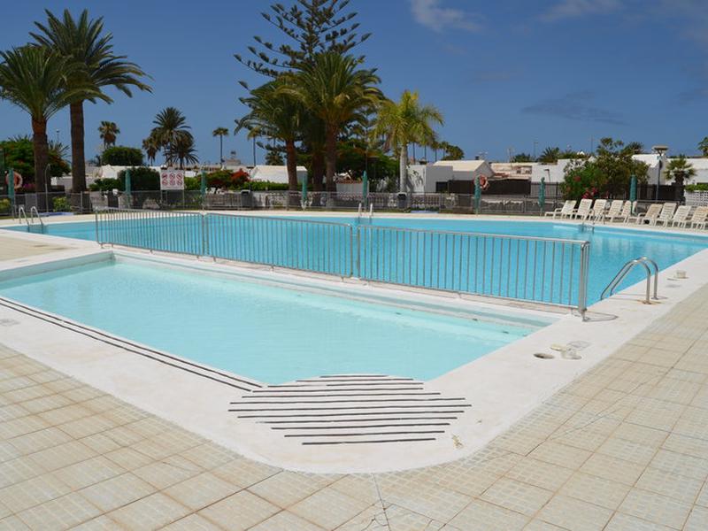 CC3699A24D4A2736F13BB7E0AB25878E