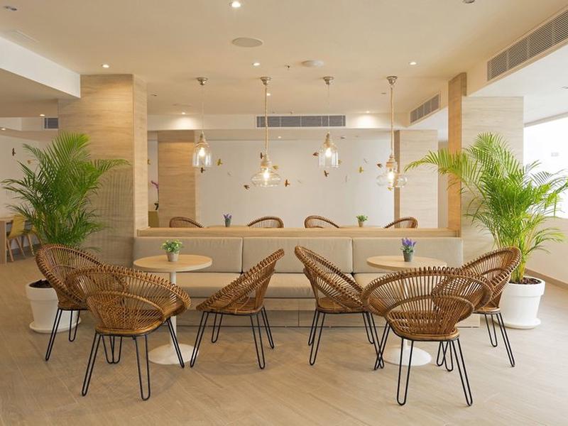 D8A2F4E2D0C5AFF15A5054568D017C68