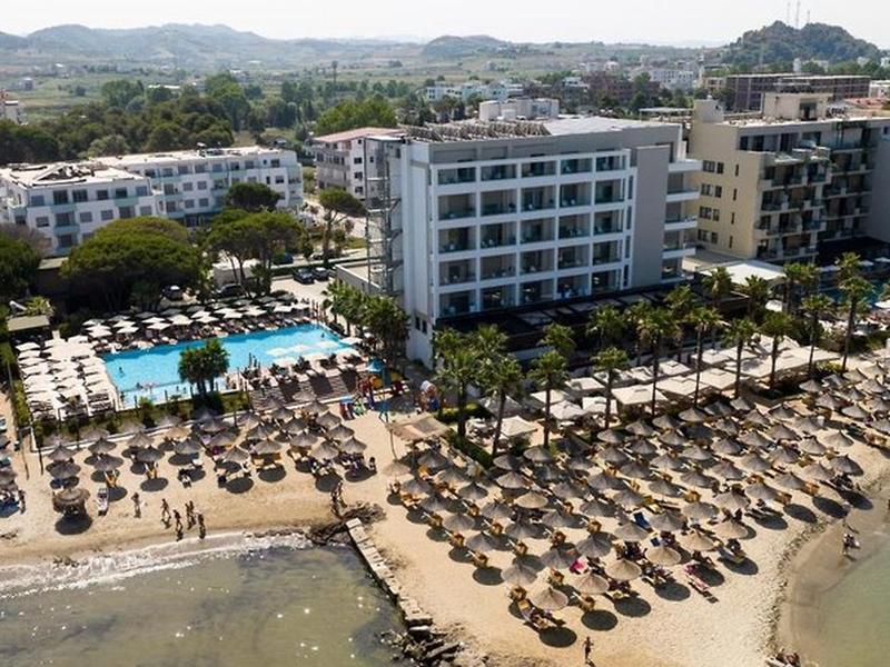 2BD33897E7B00ABB77D1D7CC19B9F4BE