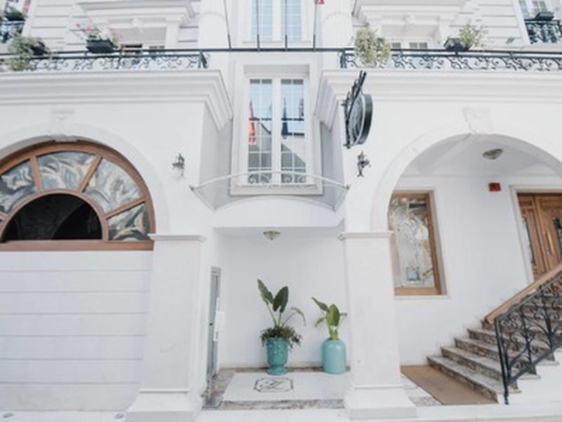 B990CEAD30C7D79336A8CEE96BA2E382