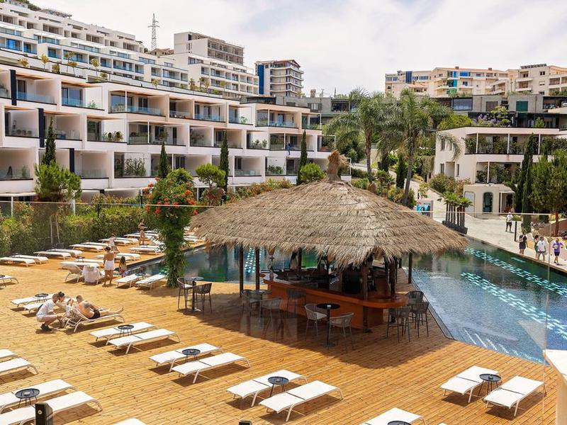 D863DC428590EA92F92E8FF12FF2D66E