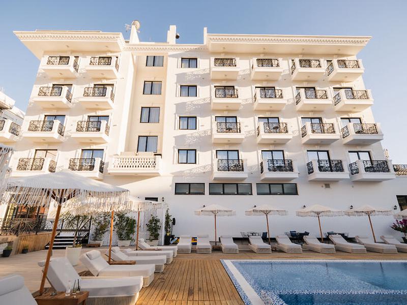 Chimaera Hotel