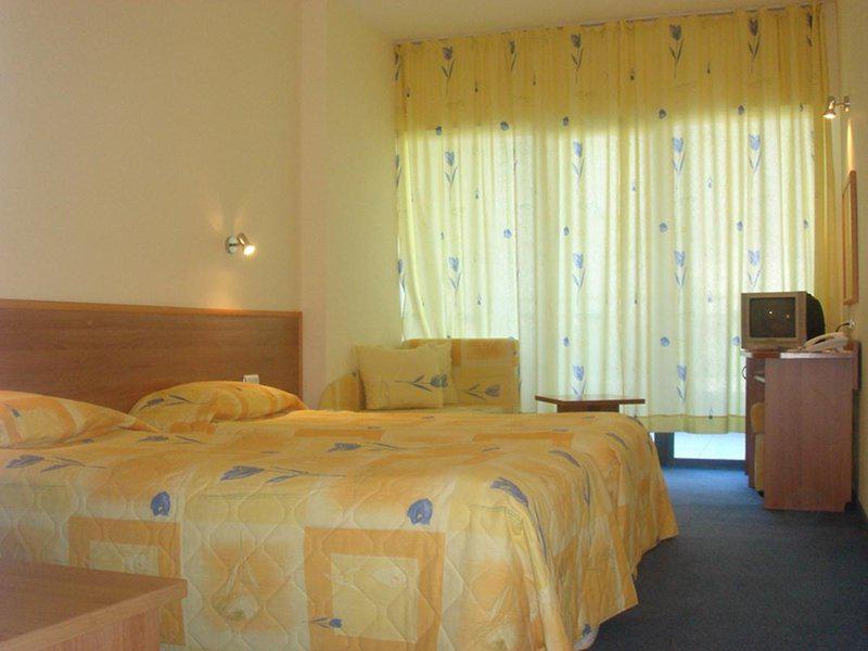 CCE3DA48B45A45D5FD1ACC55A384CB03