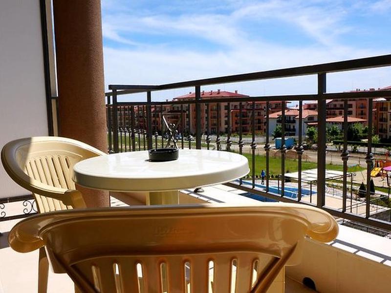 815818E6B52CAFA6EBC3A4BC8C77C03D