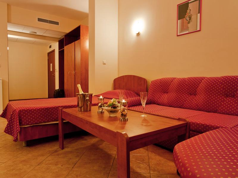 A26ABB94205E76B10DCA97B581DB42FE