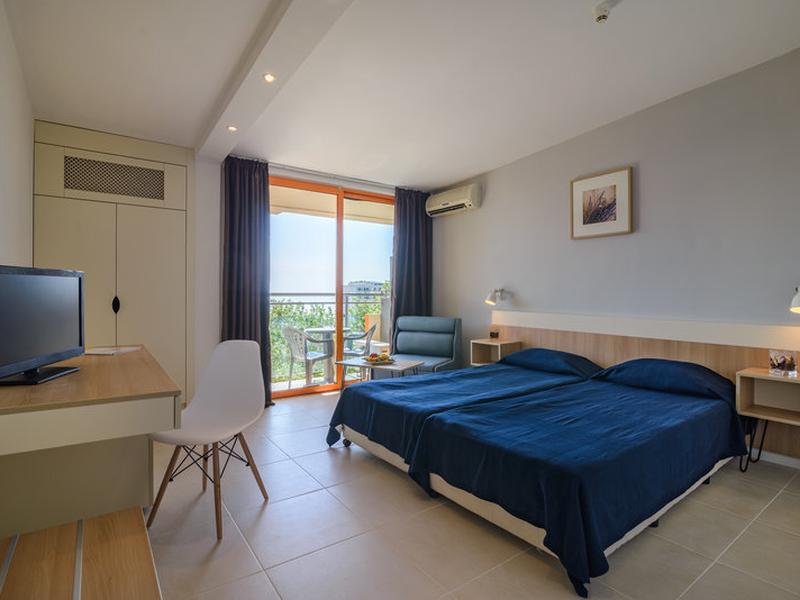 E3E3A45C34B023B39A1E15F1C9F9050E