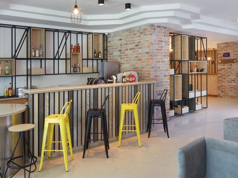 7ADEAB09FA359DF9D4019E45A0B63AE9