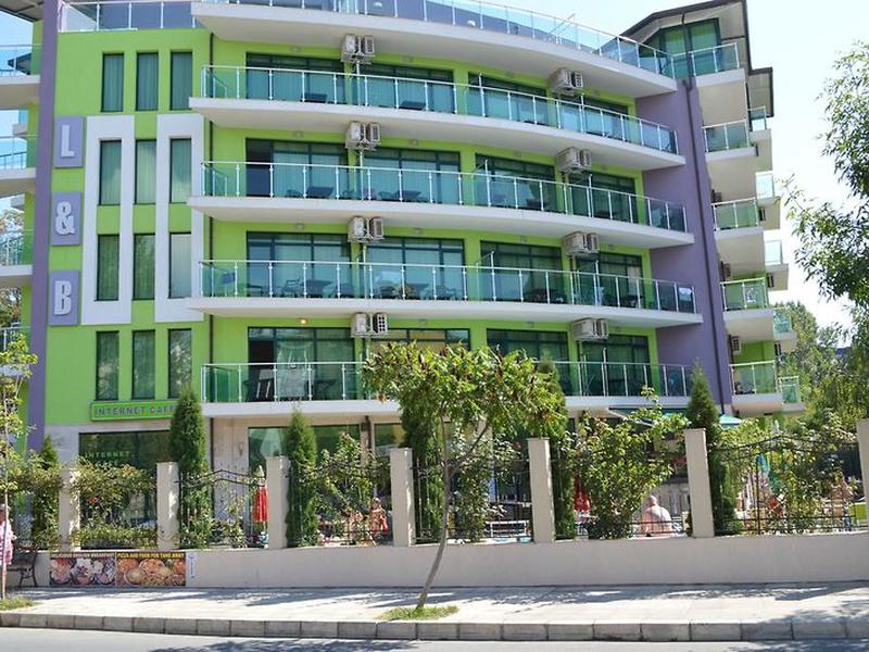 B03066D07452892FFF2D80AB985369E9