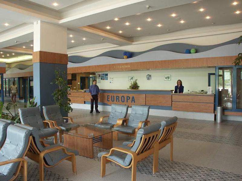 ED6A12A6E337C97338128E8753224A8A