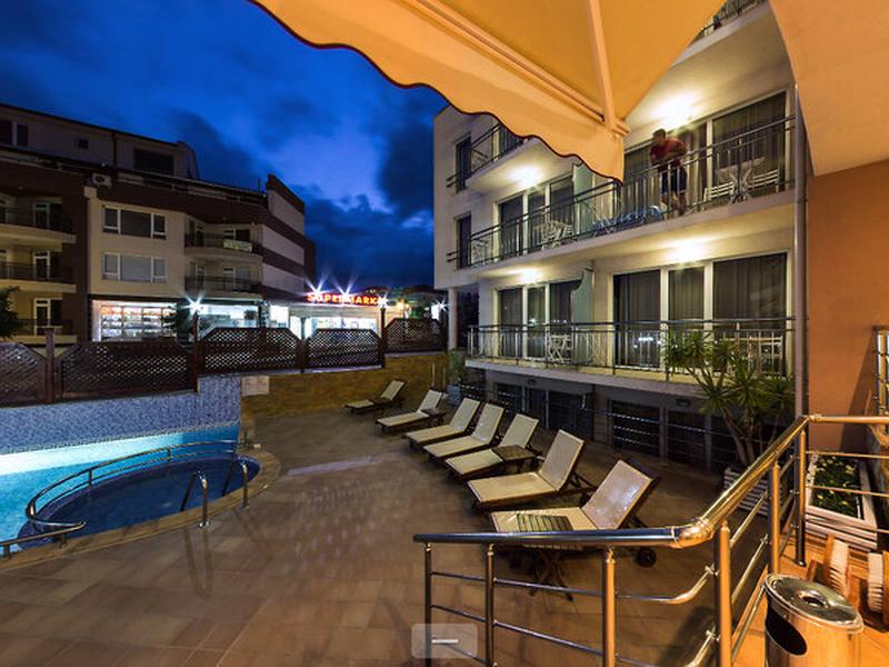 10A880DDA13C2F6211A6E06A6D85A3C8