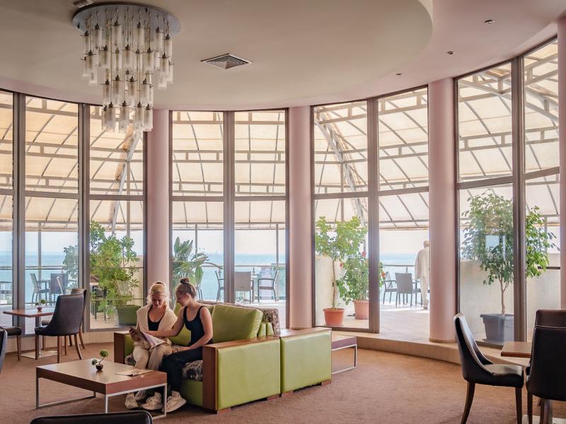 19833278467F074D05B2464DED19D97A