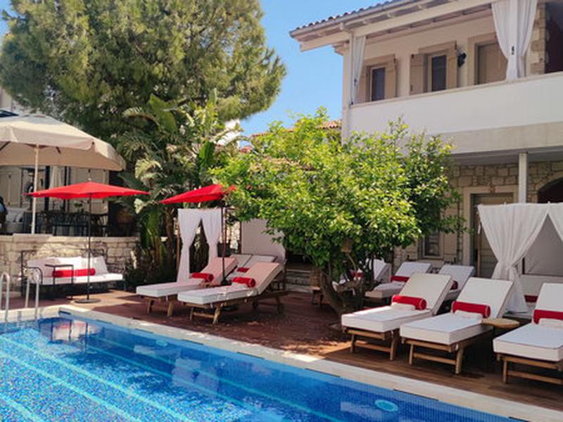 8326ABEEB0ED4137B27552930E43AD5A