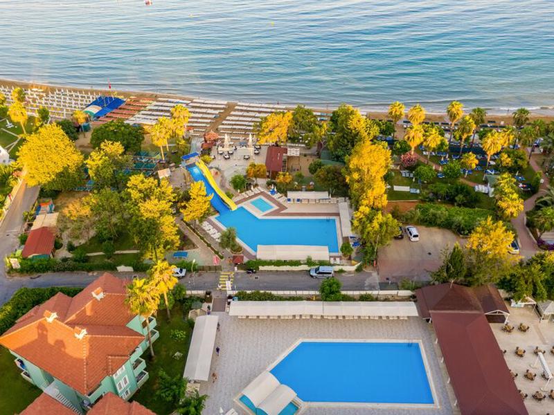 Armas Green Fugla Beach