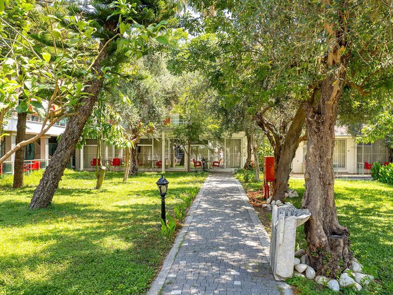 7B7B9D30CF4DF7CA339147BC6F1442F0