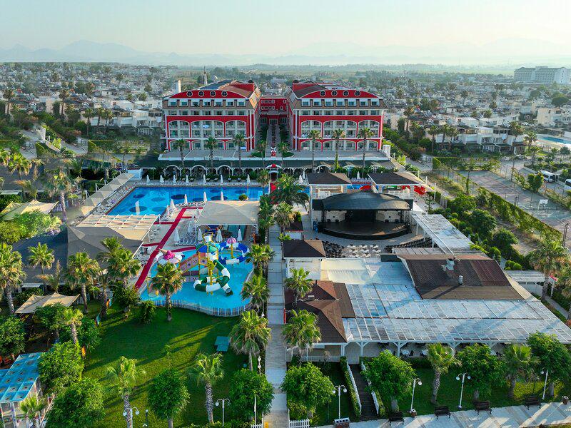 3DD8A22419363F8A3F932325F5959FD3