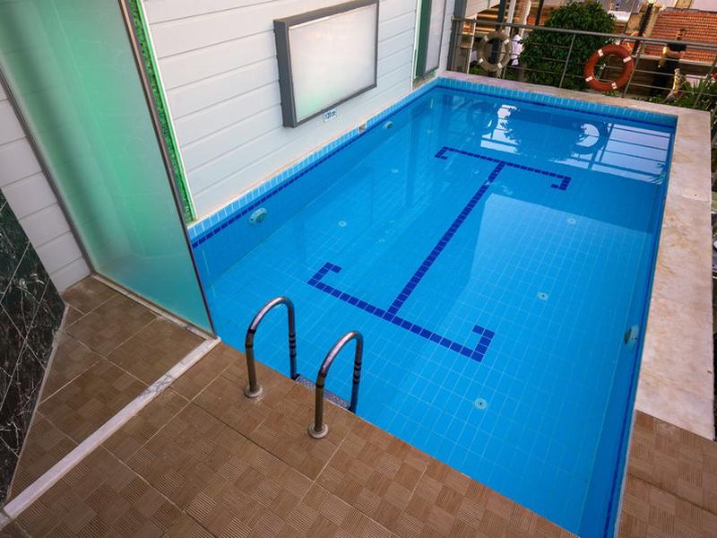 E7D68C7E05BAAEFDFCAFCC21B3BE27F3