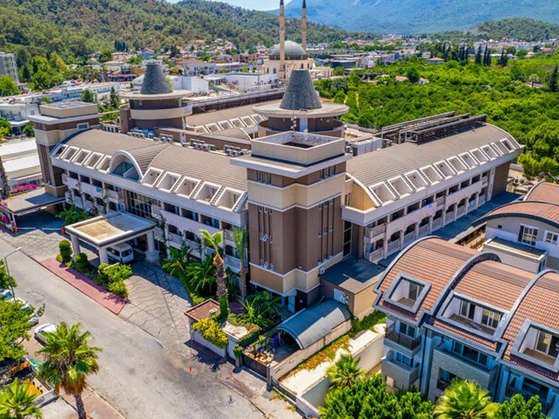 40D0FF91B3E4B11E349B5BCDECA4722E