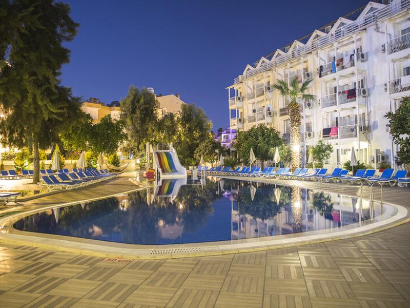 54544D39F6AE7A7E50A7AF7016EADD13