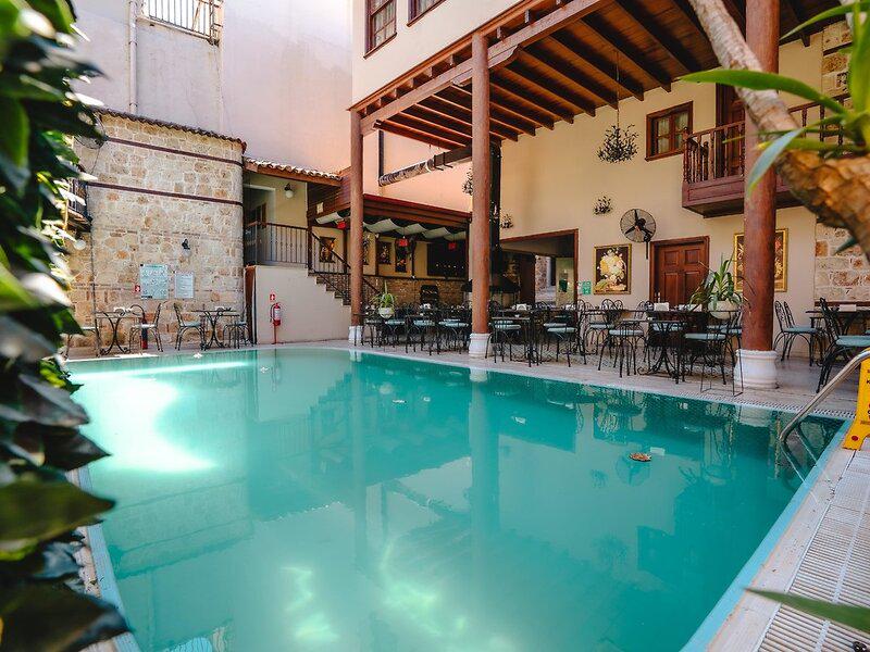 9F5C0F2CF548C897F102774CB6FC1AE5