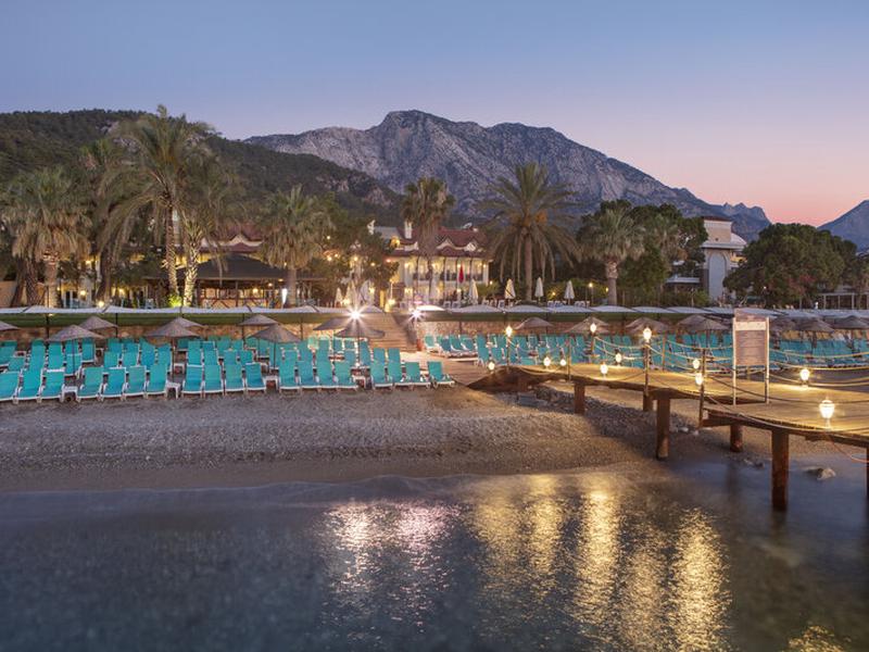 B823B69F0EA54A197928B5AB40F67004