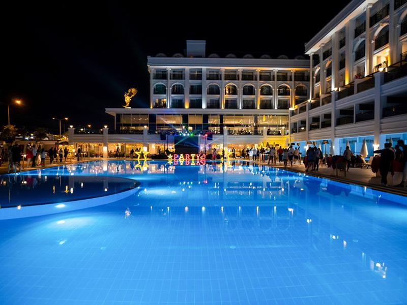 F0334CD8BD8B5E00B2D4DEB72639BA40