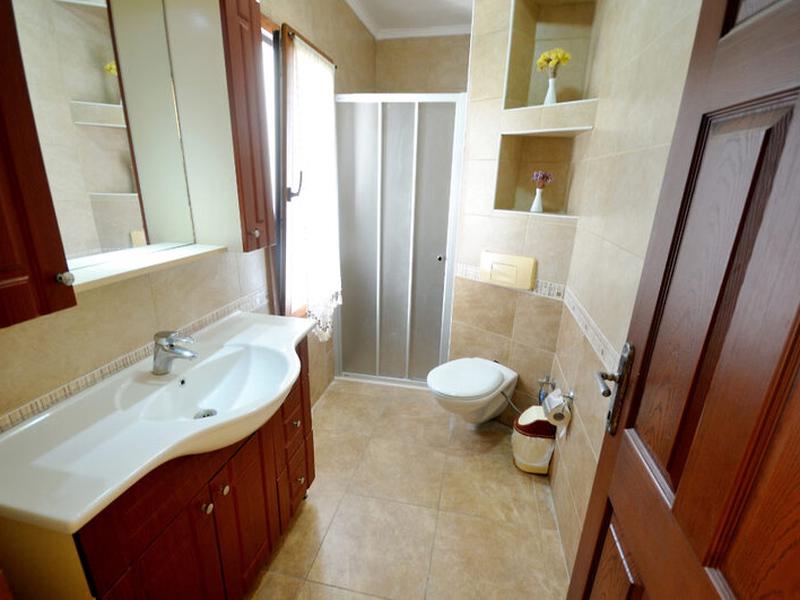 2D278ABE63A7E099C9C352F7E045053B