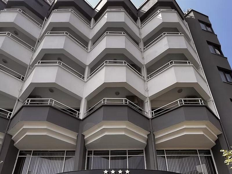 4DA9896BEFB3D37F2A7810E7D3F0474B