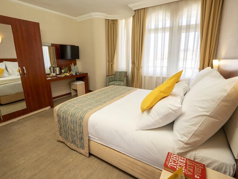 DEE0B9932FD22C48745B3C01B9EE962E