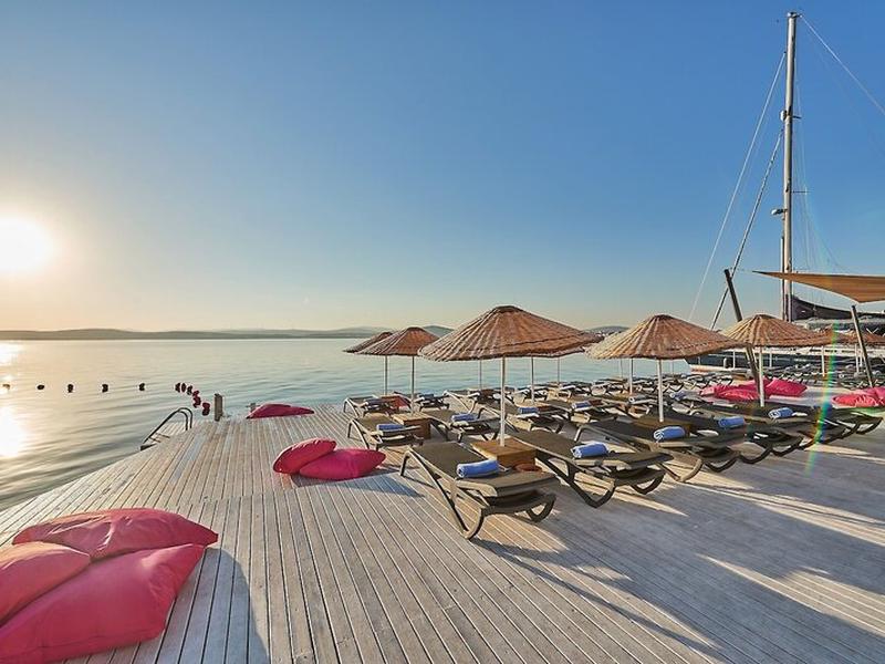 2018F4105FA2657860E70EB770361F8E