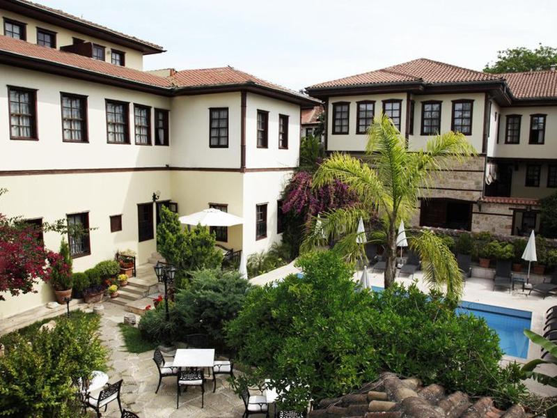 F4E244E9BFDE9ED9266BEED68083A15B