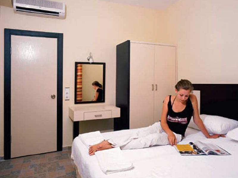 65B2DB2A05F66B3EDA178106BEFFD979