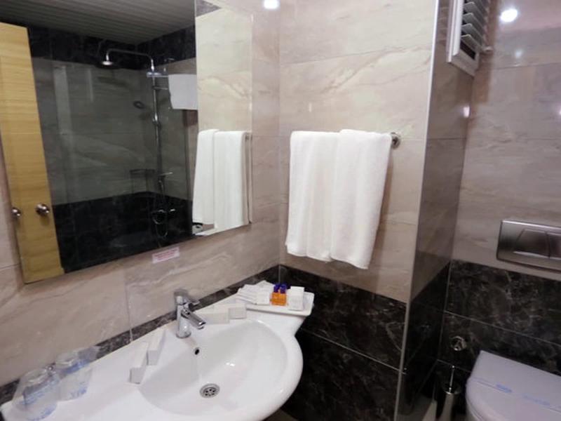 CEEC8CF000898167D8D8F8FEA825E78B