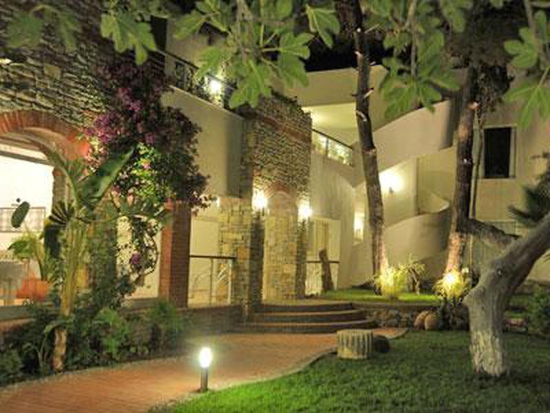 83F33B0FD1E55B77ECDEF75C9C57B118