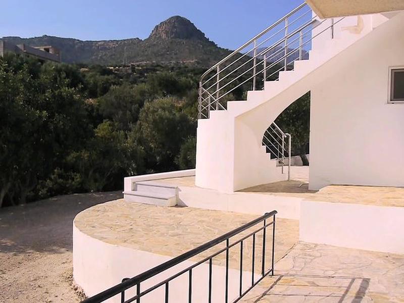 3606690F08BE8FF12D5C757BE1F36C22