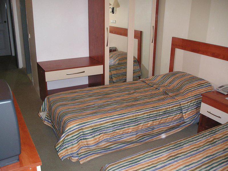 C27EAD429AE93674C964CAC0CBD1403A