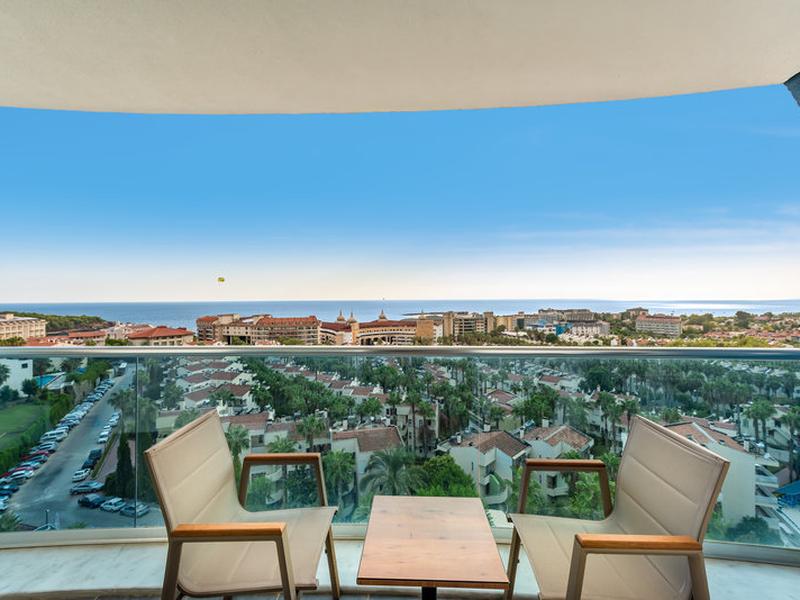 B04E922ED79E158E4401ED2B1519195B