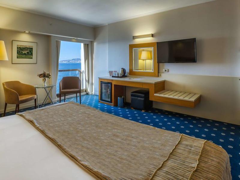 AC0D10AA03A74EBC477A6CC365263B72