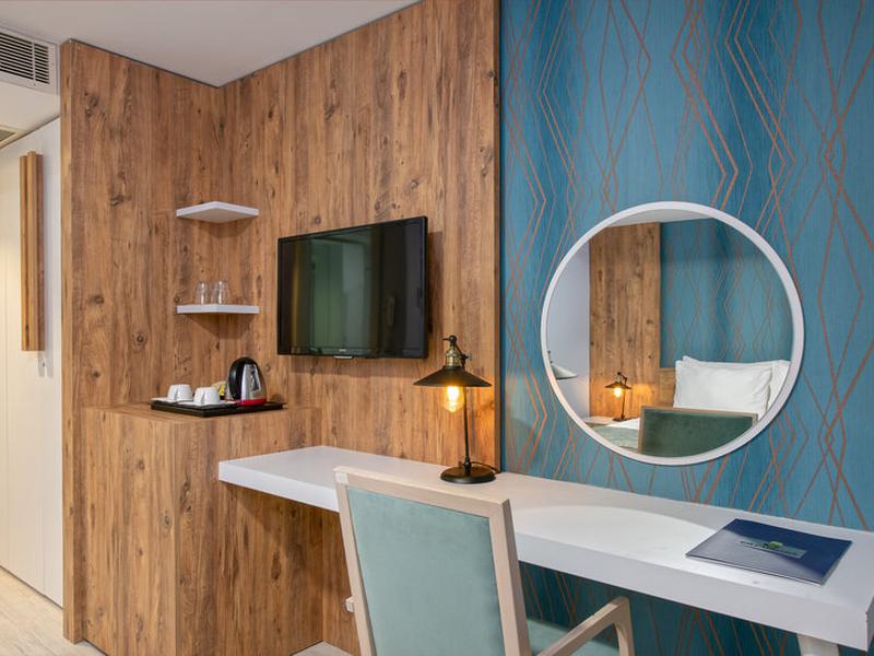 3E562E68020ECAAD8FDA6EB750A5C602