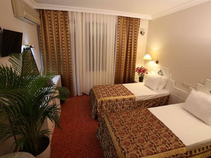 1734858BF97061B4DCA4E155C9487F64