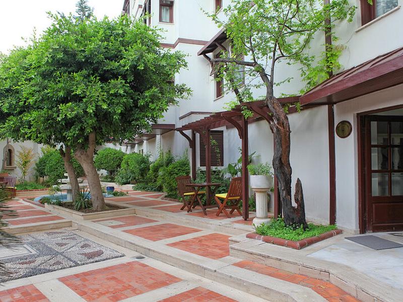 B6F19557A3E42ABD04D72C7986B7EF02