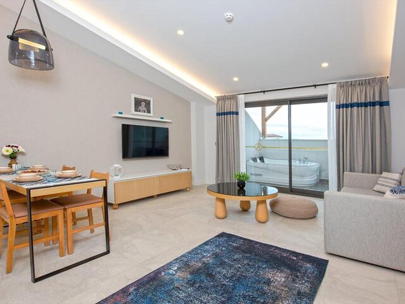 BB72E06D7BE17BABC21B1F4F9494C6F4