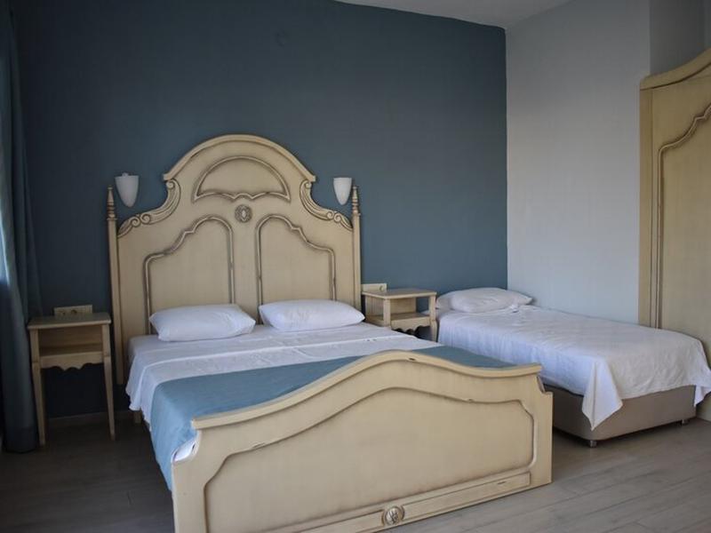 270A797818C8FEB4D4535E4C7978C9C2